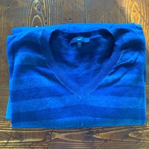 GAP Light V-neck Sweater